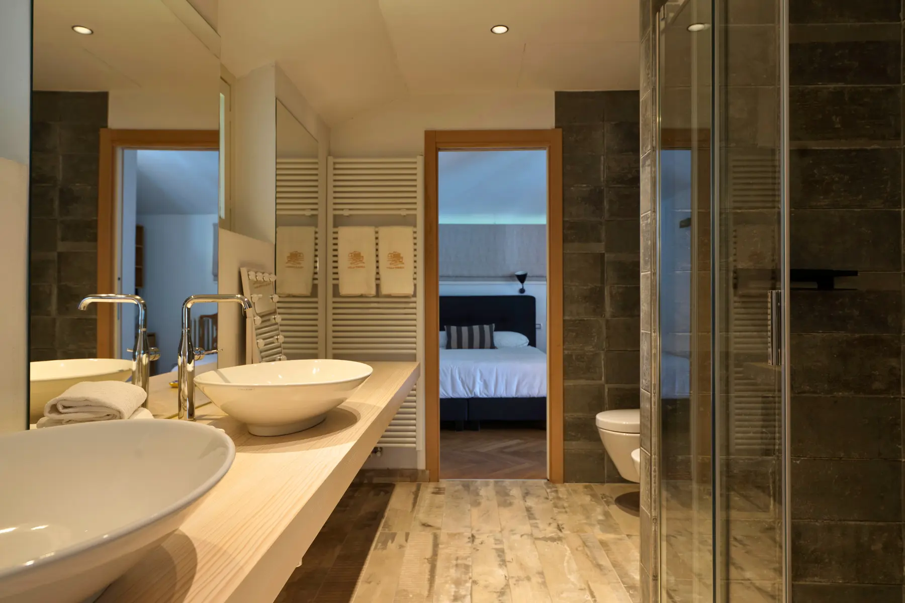 Bathroom with timeless finishes